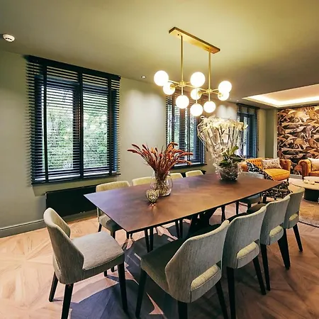 La Garconniere Genval Bed and Breakfast 3*