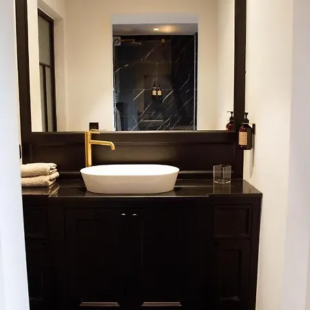 La Garconniere Genval Bed and Breakfast