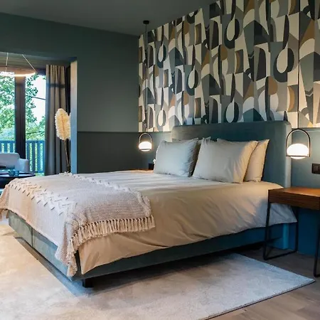 La Garconniere Genval Bed and Breakfast 3*